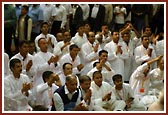 Yuvaks singing kirtans with great enthusiasm