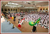 Harikrishna Maharaj welcomed into the mahapuja through a grand procession