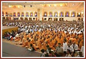The assembled sadhus and devotees  