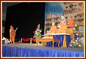 Mono-act performed by yuvak narrating the history of Sarangpur mandir