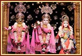  Harikrishna Maharaj and Radha-Krishna Dev 