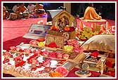 Swamishri's pooja

