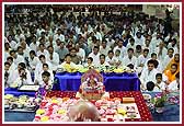 Devotees engaged in darshan