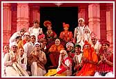 Swamishri with drama participants