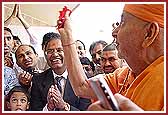 Swamishri performs pujan (consecration) of the new addition to New York Mandir