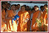 Swamishri walking to his pooja