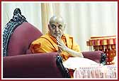 Swamishri offering his heartfelt 