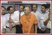 Swamishri meets the local BAPS Medical team


