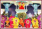 Swamishri with dance participants