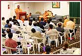  Swamishri graces the Medico-Spiritual Conference as saints convey their wisdom