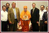 Swamishri and dignitaries