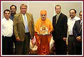 Swamishri and dignitaries