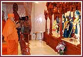  Swamishri deeply engaged in darshan