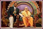 Swamishri with Grady Prestage, Commissioner of Fort Bend County