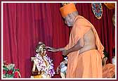  Swamishri performs pujan of the murtis to be installed in the Mandir 