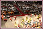 Balaks welcome Swamishri with an energetic dance 
