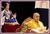  Swamishri performs mala during his morning pooja