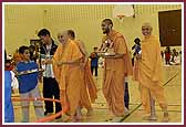 Swamishri blesses and laughs with the balaks