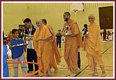 Swamishri blesses and laughs with the balaks