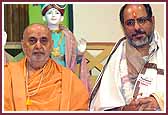 Swamishri and Sant Shri Rameshbhai Oza 