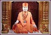  Pragat Brahmswarup Pramukh Swami Maharaj        