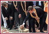  Premier breaks the coconut on this occasion