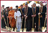  Premier Dalton McGuinty and Dignitaries at the  Construction Commencement Ceremony