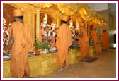 Saints engaged in the pratishtha rituals 