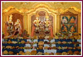 An Annakut is also offered before the murtis of BAPS Shri Swaminarayan Mandir, Nashville, Tennessee