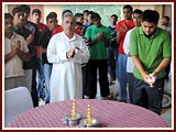 Kishores perform aarti in Haridwar