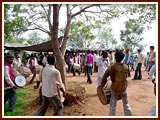 Kishoris visit the tribal villages of Poshina, District Khedbrahma