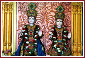 The Murtis in the central shrine: Lord Swaminarayan and Gunatitanand Swami.