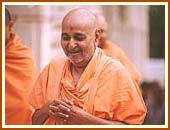 Showing his joy while doing his pradakshina