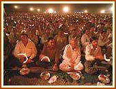 Aarti during Tulsi Tula, Bharuch