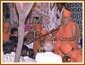 Blessing the assembly, Sarai