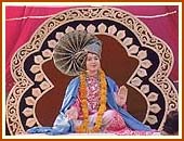 Beautifully dressed,  Lord Swaminarayan (Utsav Murti), Kosamba,  5 May 1999