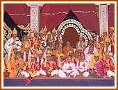Photo session with the young dance team, Kosamba, 5 May 1999