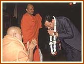Swamishri greeted by the Indian High Commissioner for Botswana, Shri Rajit Mittare