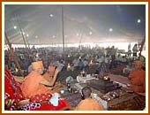 Swamishri performing rituals during a Yagna for world peace, on the eve of the mandir consecration ceremony, Durban