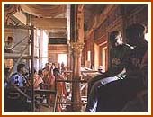 The wooden carvings inside Mandir dome, 22 Aug 99