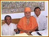 With Chetanbhai Mehta(right) and his father at their diamond office. 3 Sept 99