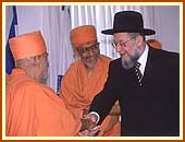 Welcomed by Rabbi Lau (Ashkinazi Sect). 5 Sept 99