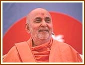 Effortlessly inspiring the devotees with spiritual discourses