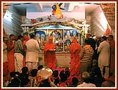 Performing arti on the occasion of the Shree Swaminarayan Mandirs 21st inauguration Anniversary (Patotsav)