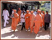 Swamishri visiting a village