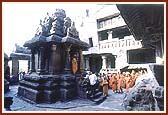Visiting a Jain cave mandir