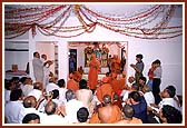 Performing the first arti of the Lord after the consecration ceremony