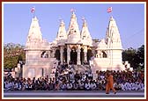 Swamishri in his daily evening walk before the mandir