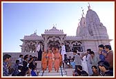 Descending the steps of Swaminarayan Mandir