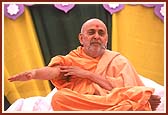   Elaborating on the importance of Satsang during his blessings in the Murti pratishtha assembly